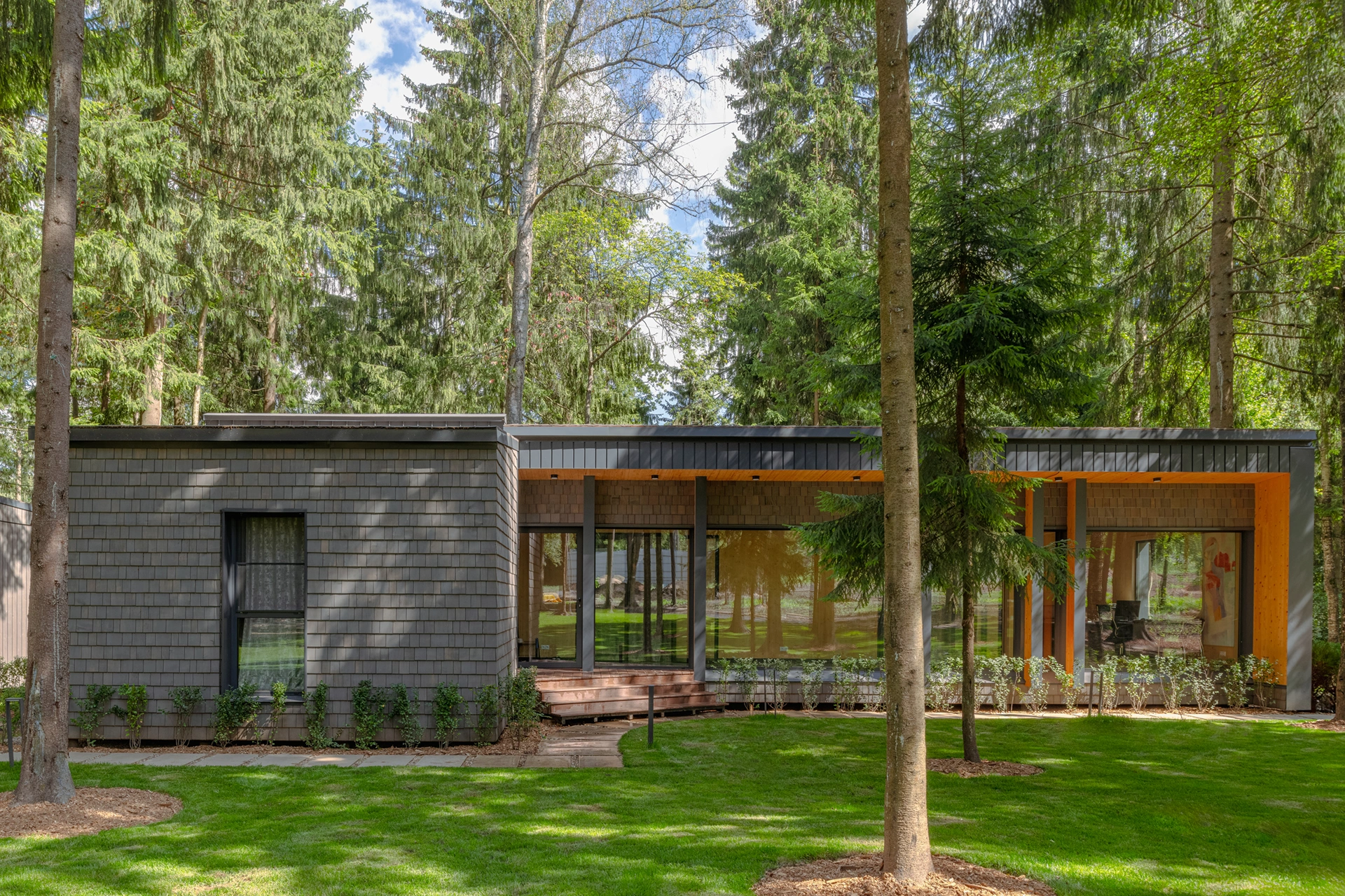 Дом персонала в Николино